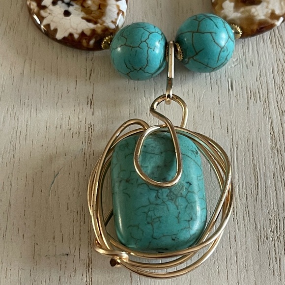 Handmade Turquoise and stone necklace - Picture 3 of 8